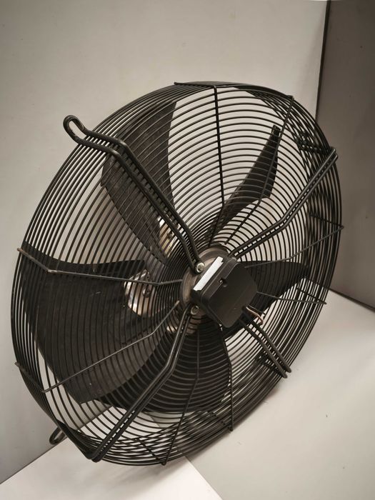 Ventilador/ extrator industrial com motor trifásico