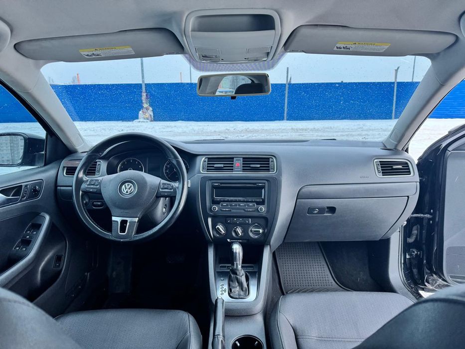 Продам автомобіль Volkswagen Jetta