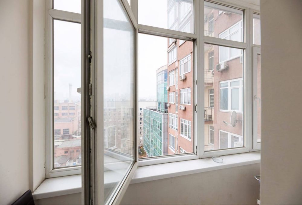 Вул Жилянська 118,поруч вул Липківського,5 хв до зал.вокзала