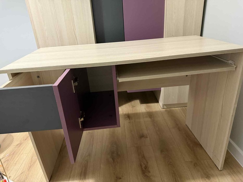 Meble z biurkiem