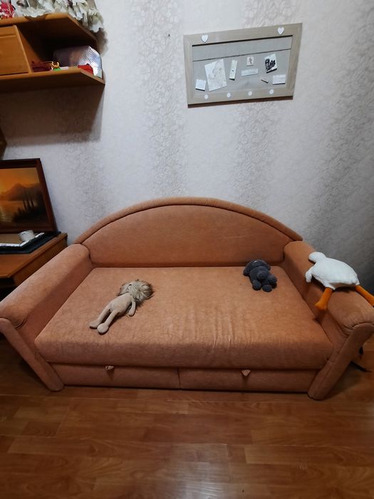 Диван нерозкладний