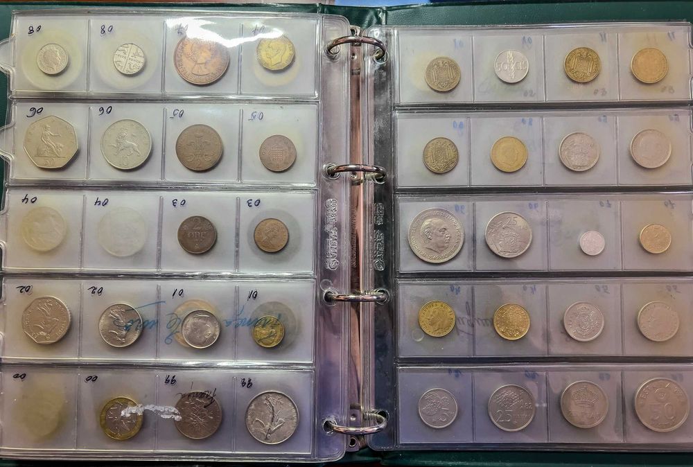 Reservado -Coleção cerca 470 moedas - maioria de Portugal, 22 de prata