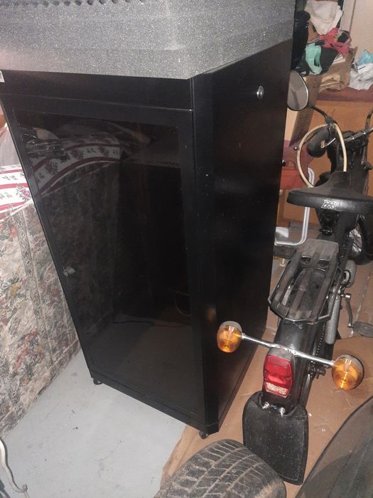 Bastidor informatica com porta de vidro