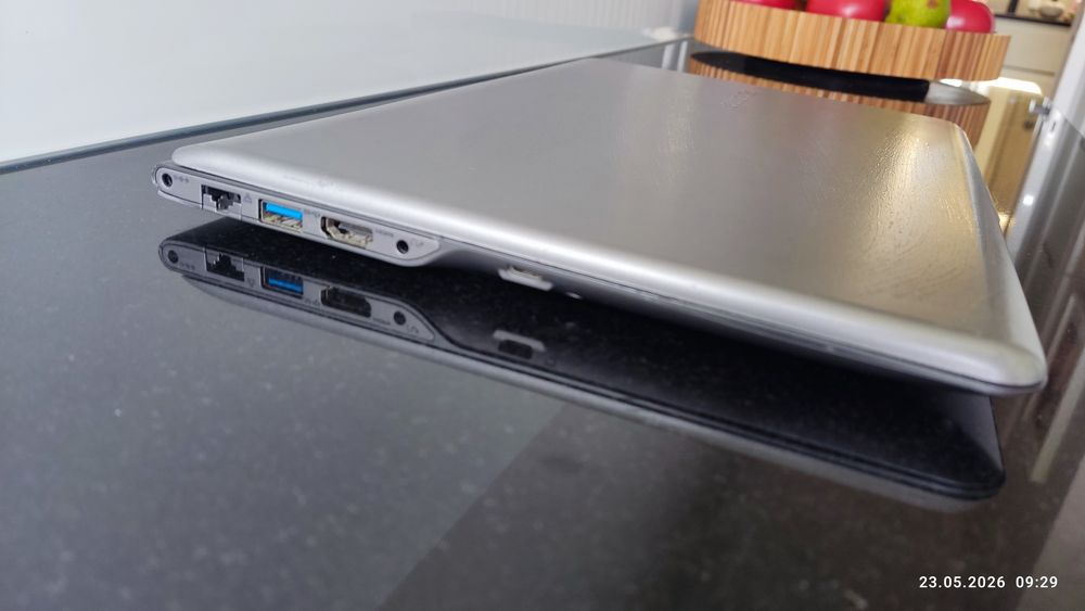 Laptop Samsung z dyskiem SSD 240 GB