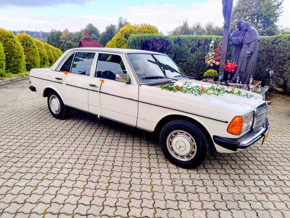 Samochód do ślubu Mercedes W123