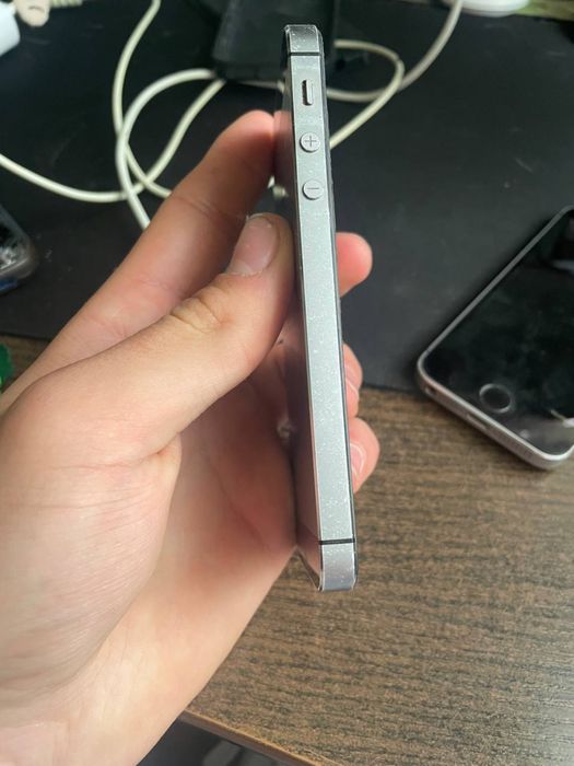 2 iphone 5s на запчастини