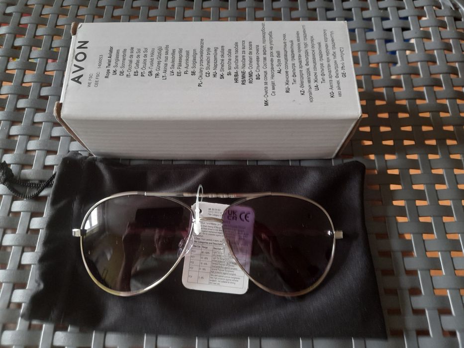Okulary przeciwsłoneczne z Avonu