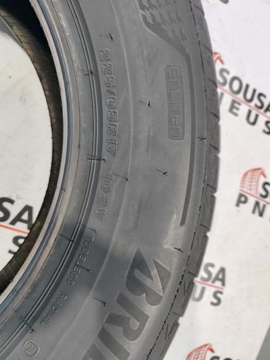 2 pneus semi novos 225-65R17 Bridgestone - Oferta dos Portes