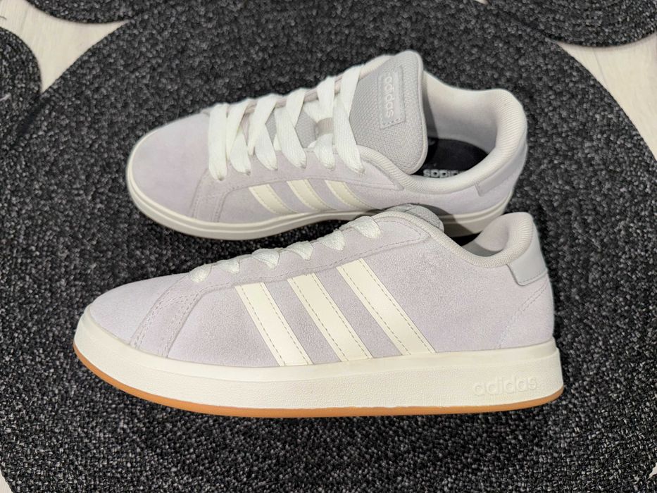 Замшеві кросівки Adidas, оригінал, р-р 37, уст 24 см