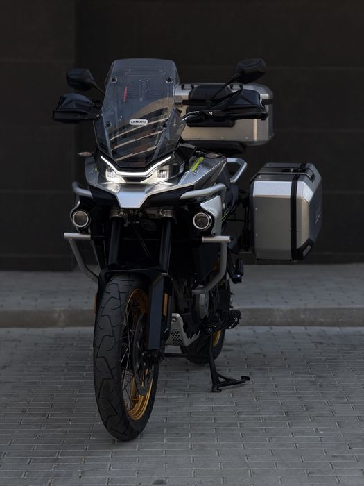 CFMOTO 800 MT Touring - Otimo estado!