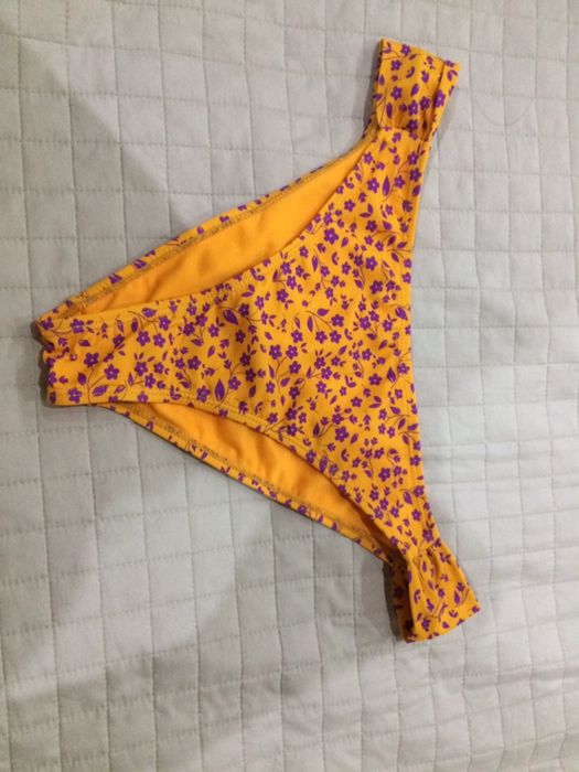 Biquini laranja e lilàs