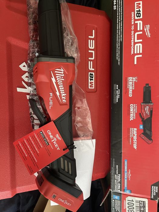 Акумуляторна пряма шліфмашина milwaukee 2984