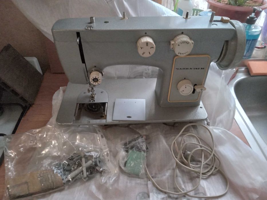 Швейна машина Чайка 142М