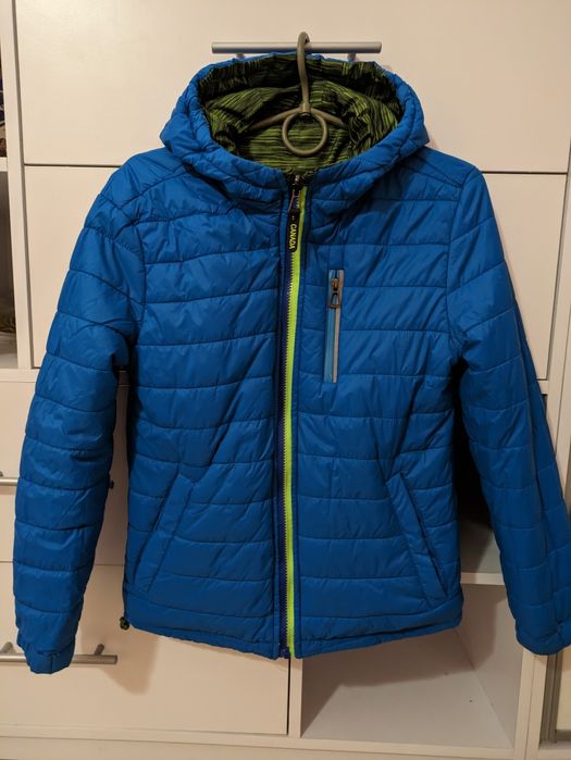 Продам демисизонную куртку на мальчика