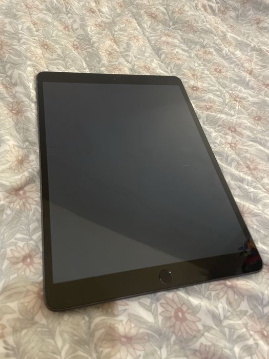 iPad Air (2019) 3ª geração 64 Go - WiFi - Cinzento Sideral.