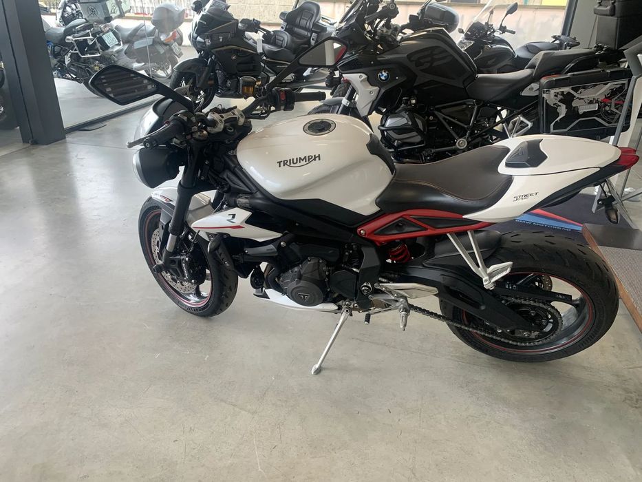 Triumph Speed Triple STREET TRIPLE 765