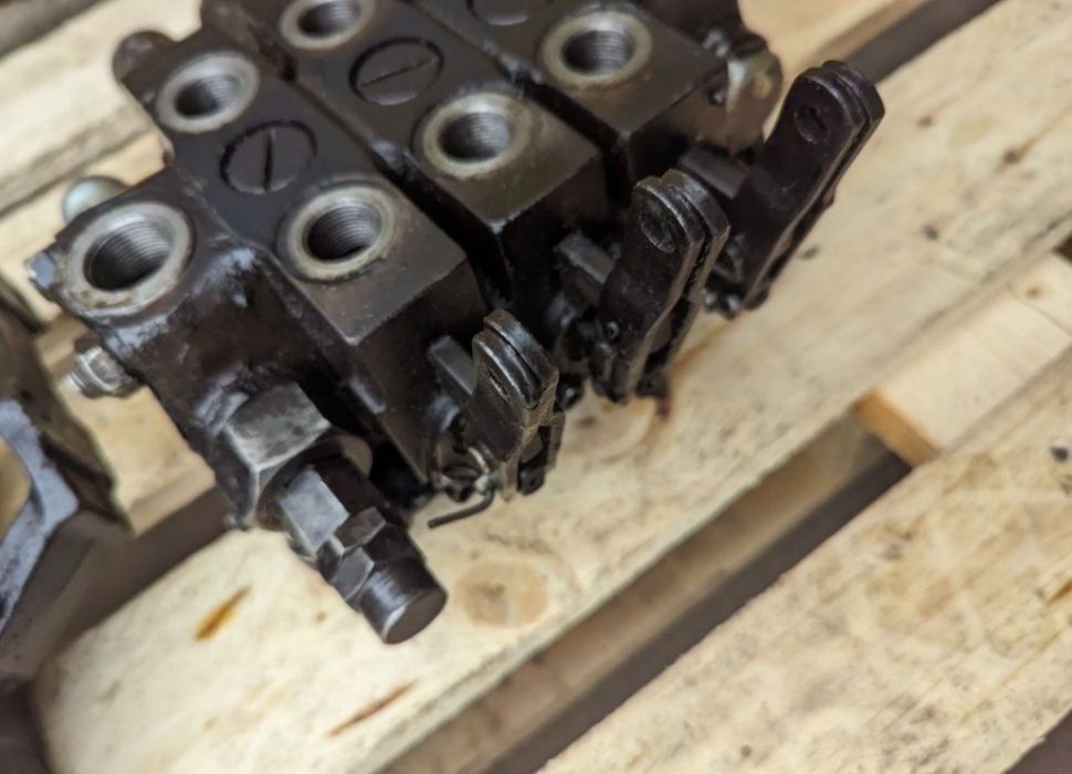 Розподільник  МТЗ  р80 нш32 Кришка РП70 МС 70 RP70 МТЗ 892 1025 СЕКЦІЯ