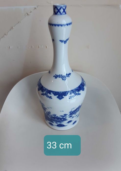 Belíssima Garrafa em Porcelana "Cantão"