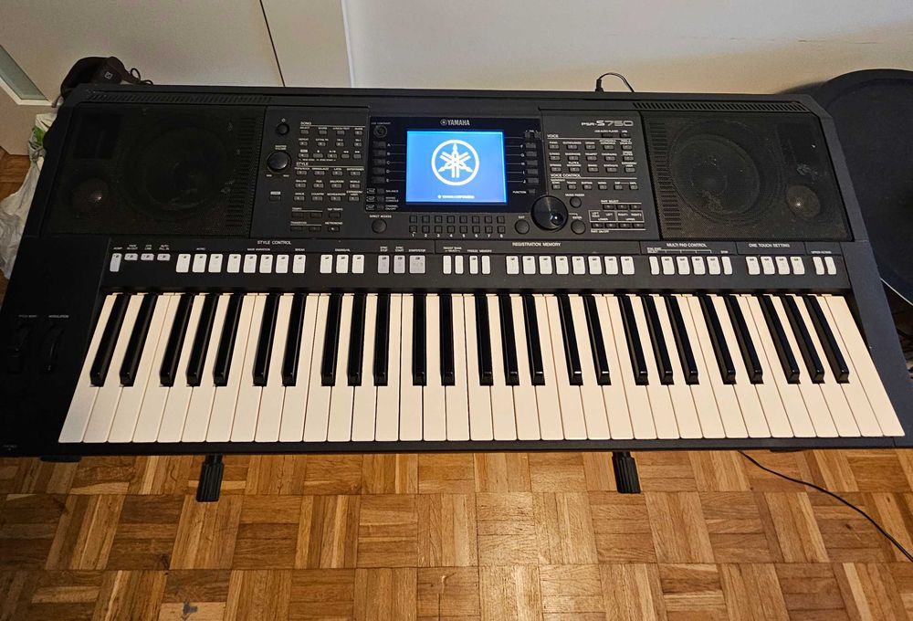 keyboard PSR S750 + stojak