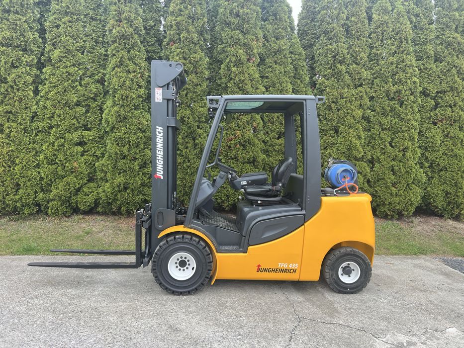 Sprzedam wózek widłowy Tfg435s