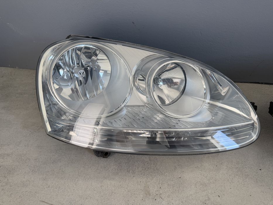 Фара передняя Volkswagen Golf 5