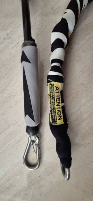 Kitesurf leash handle pass