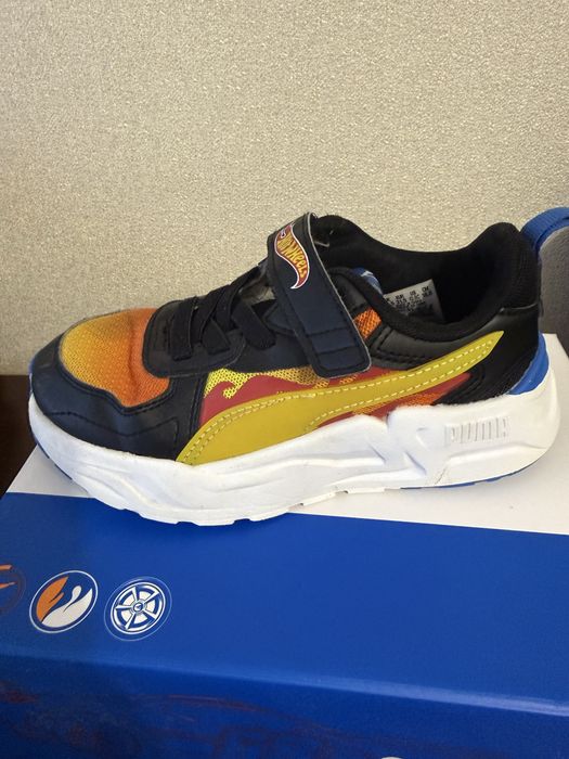 Продам оригінальні кросівки PUMA  Hot Wheels