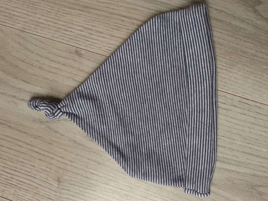 Czapeczka niemowlęca