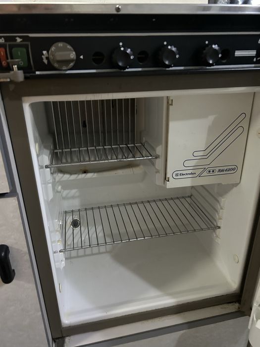 Lódowka kempingowa electrolux 12V/220V/gaz przyczepa kamper