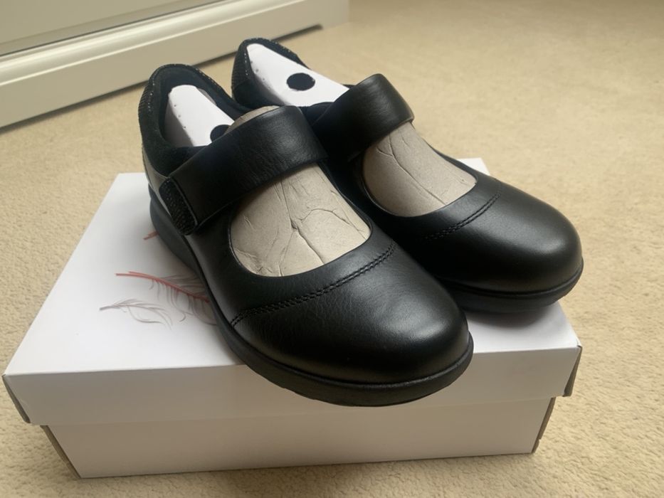 Eleganckie czarne buciki Clarks rozm. 36