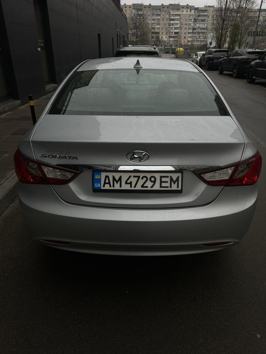 Hyundai Sonata 2011