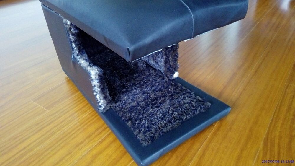 Caixa para gatos em pele