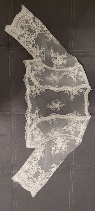 Klasyczna, śnieżnobiała suknia ślubna – rozmiar 34/36