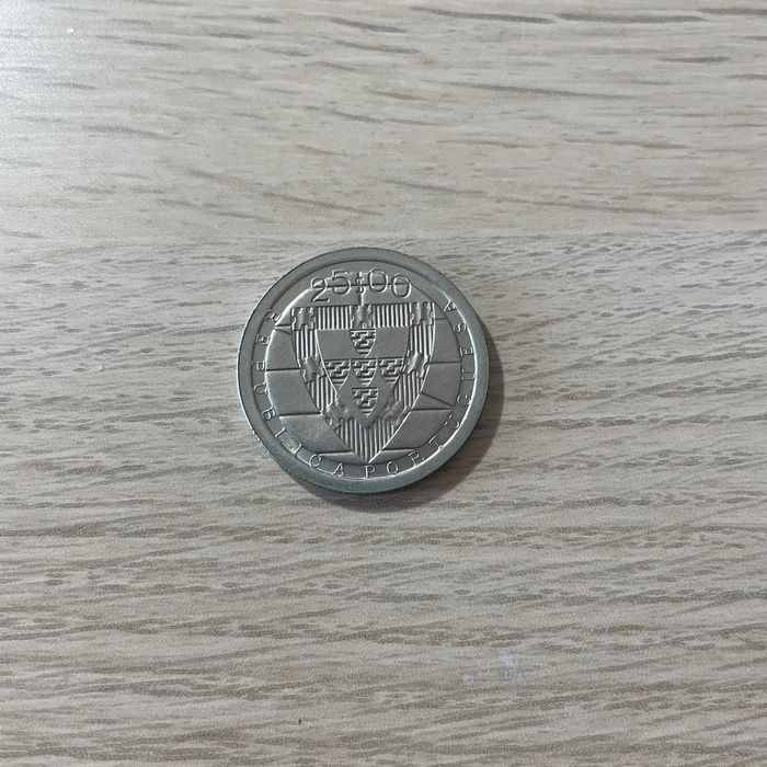 Moedas Comemorativas de 25 Escudos da Rep. Portuguesa (1977-86)