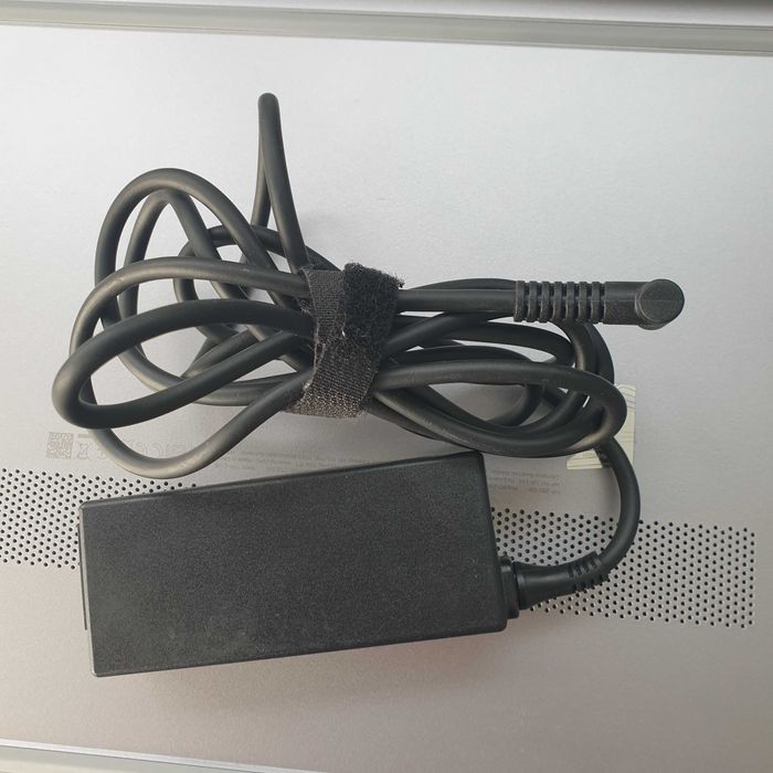 carregador HP ponta fina 45W, 19,5V 2,31A original sem anomalia