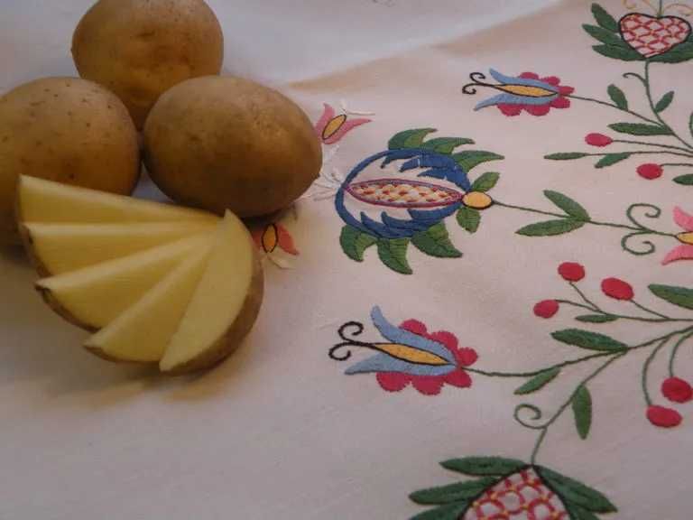 Ziemniaki sadzeniaki bardzo wczesne kwalifikat Surmia Tacja Lenka