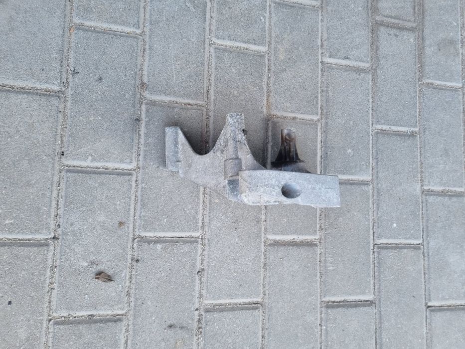 Łapa silnika Audi A3 8V