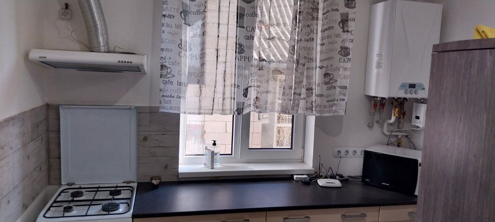 Продаж двох кімнатной центр Духновича.