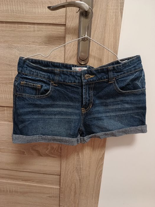 Damskie jeansowe spodnie szorty w rozmiarze L