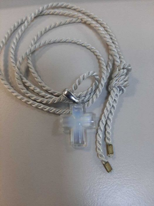 Кулон-хрестик Lalique Amoureuse Passion, опалесцентний кришталь + срібло, б/в