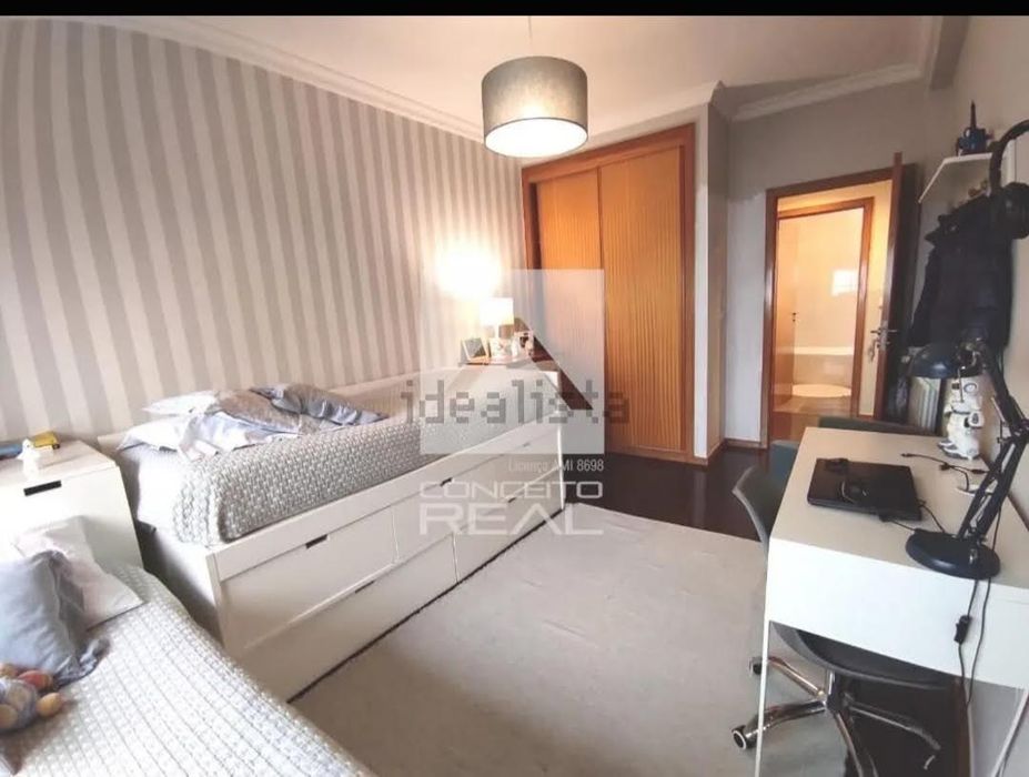 Conjunto de 2 camas criança com gavetões