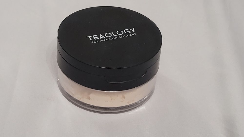 Teaology White Tea puder do twarzy 17g