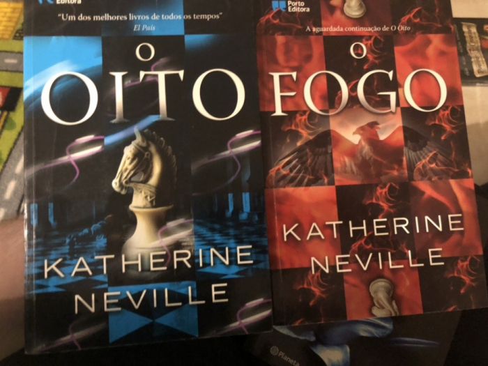 Livros Oito e Fogo