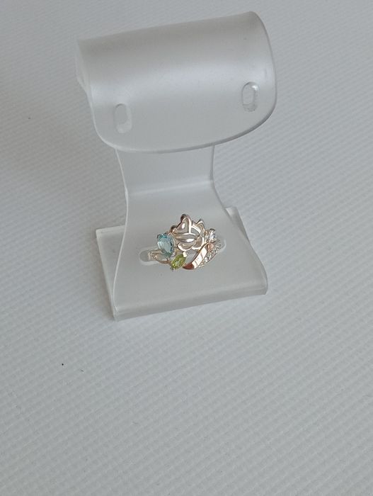 Каблучка зі срібла 925 та з природнім каменем топаз,гранат та  з фіані