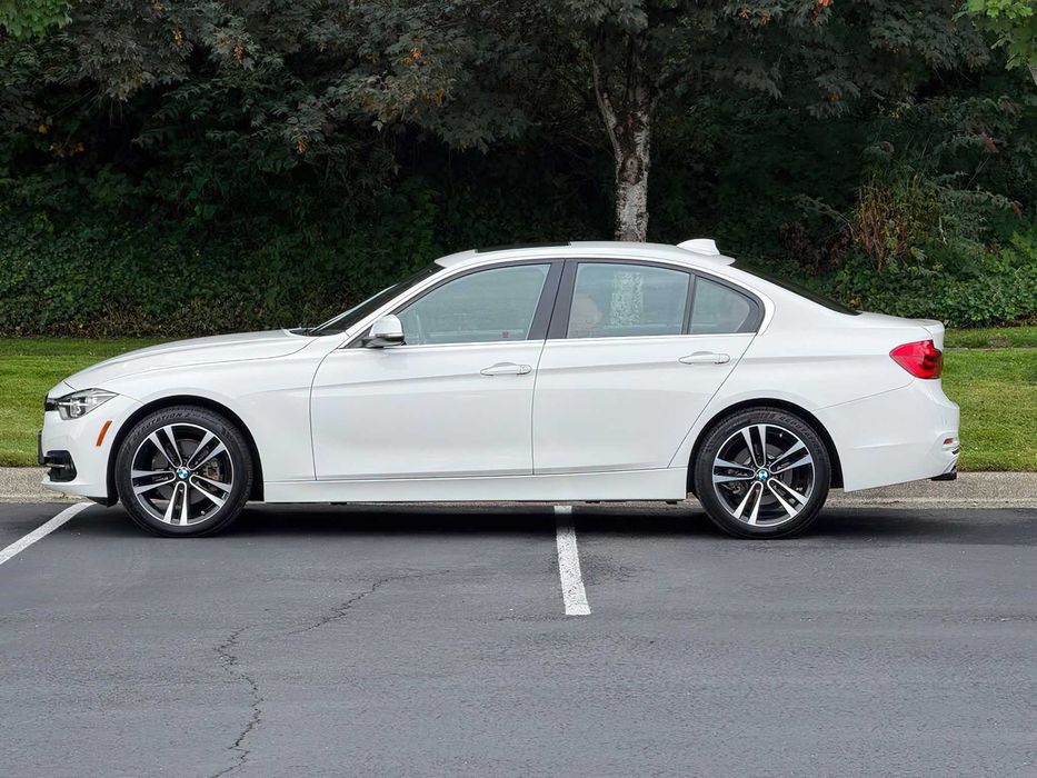 BMW 330i      2017