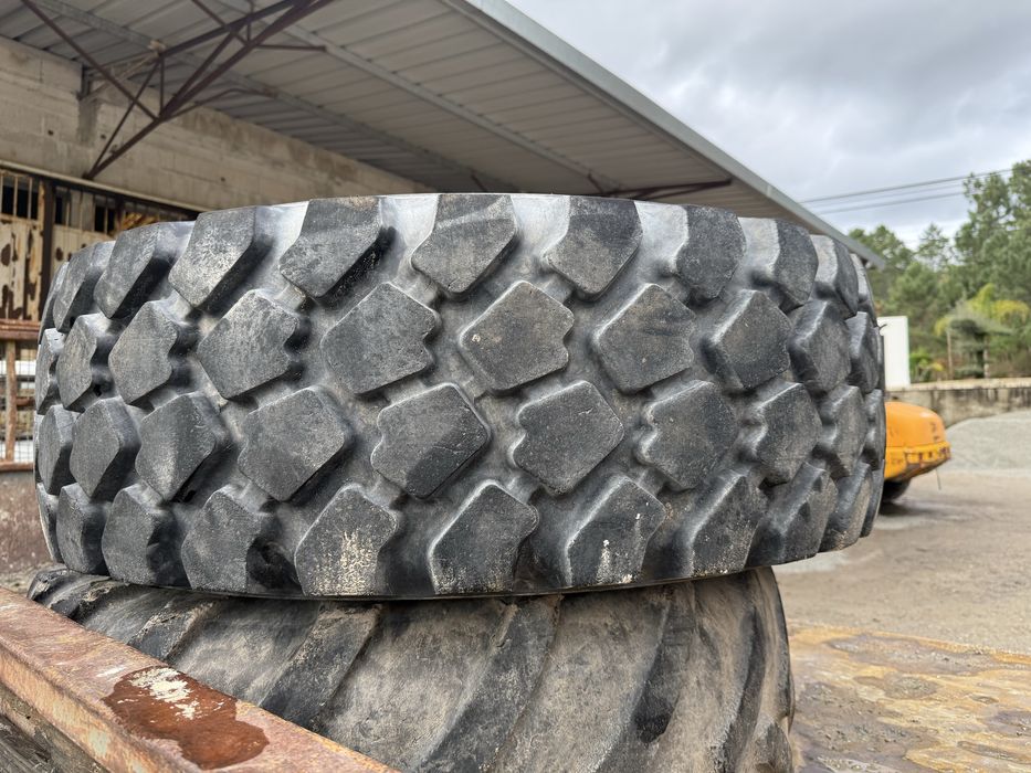 2 Pneus industriais 395/85 R20 XZL Michelin