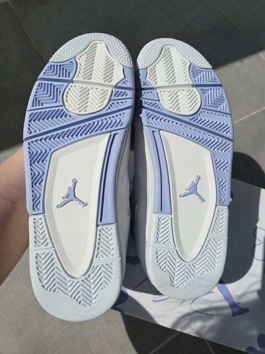 Air Jordan 4 Forget me not