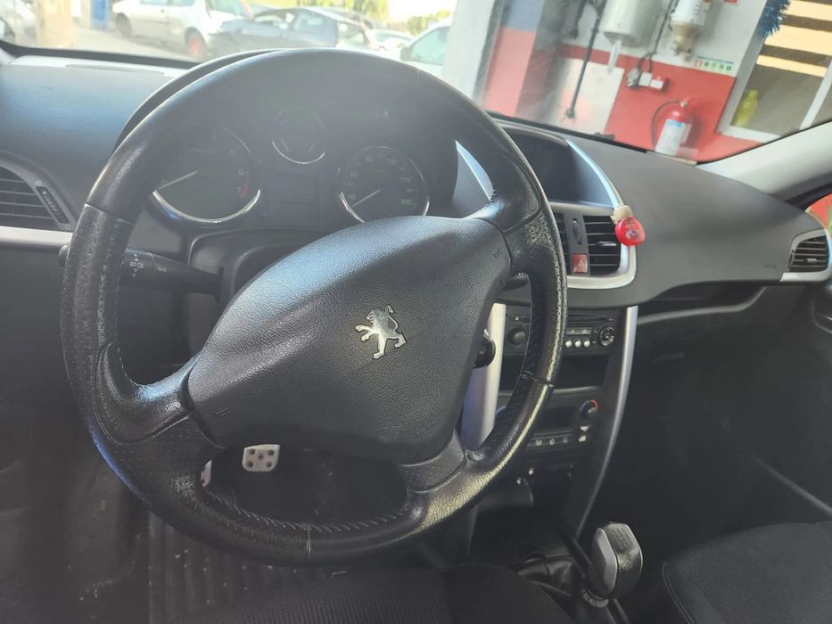 Peugeot 207 CC 1.6 Gasolina de 2007 ás peças.