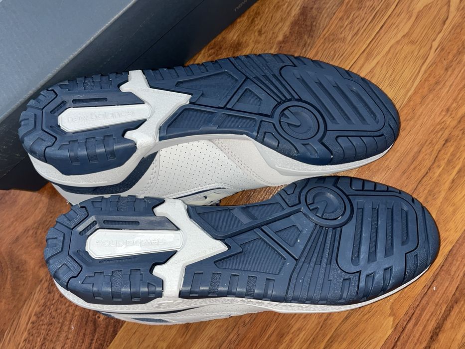 New Balance 550(model BB550STG)