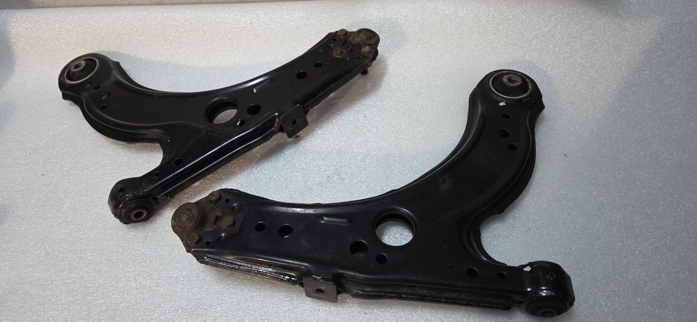 Wahacz p[rzedni Audi A3 8L VW GOlf IV L/R